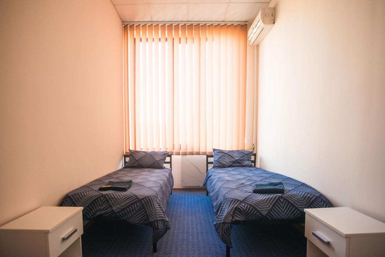 אוזהורוד Si-Yo Hostel מראה חיצוני תמונה