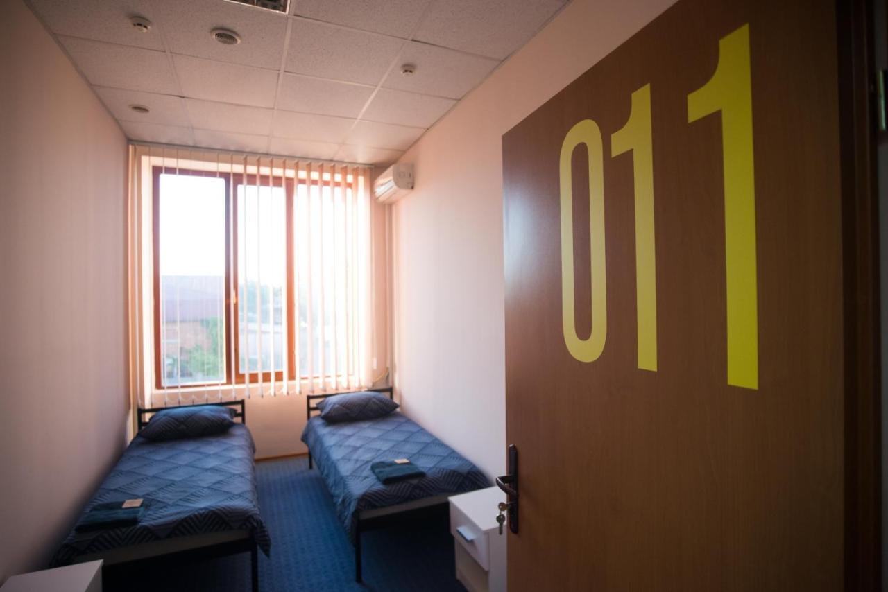 אוזהורוד Si-Yo Hostel מראה חיצוני תמונה