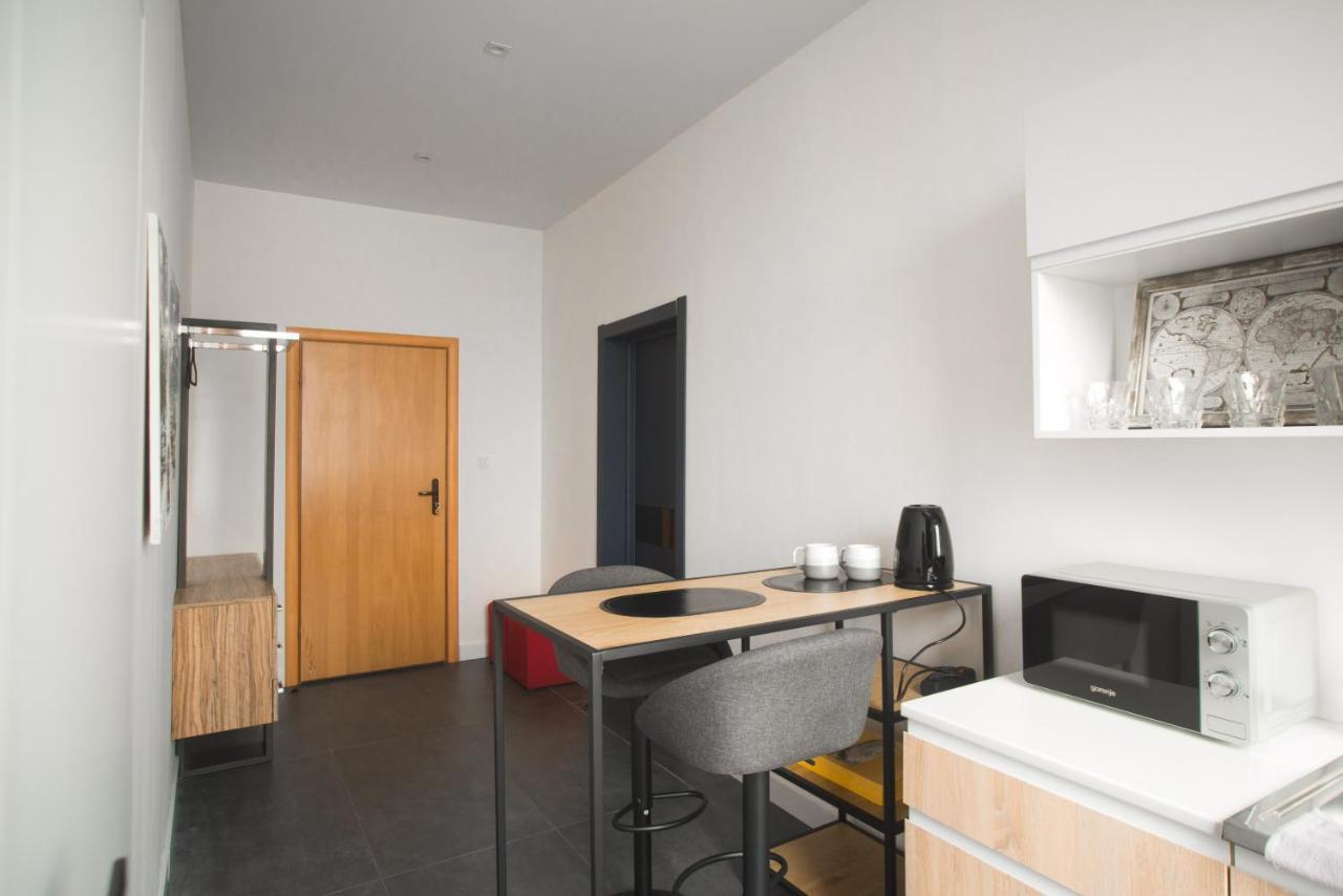 אוזהורוד Si-Yo Hostel מראה חיצוני תמונה